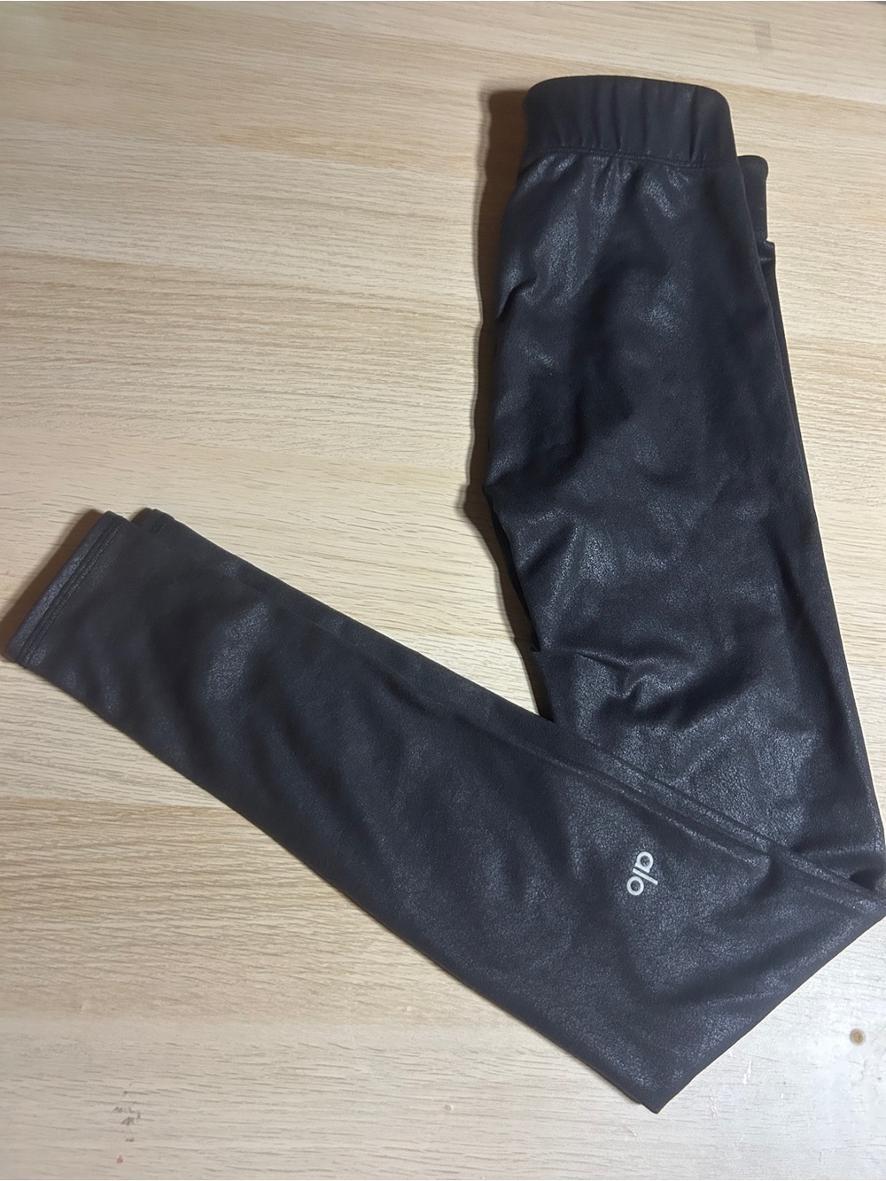 alo shimmery leggings